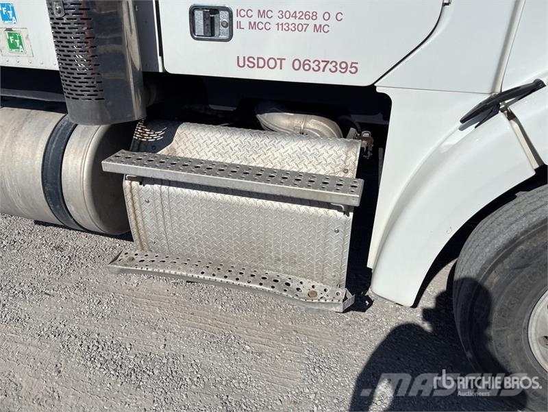 Freightliner Coronado 122SD Тягачі