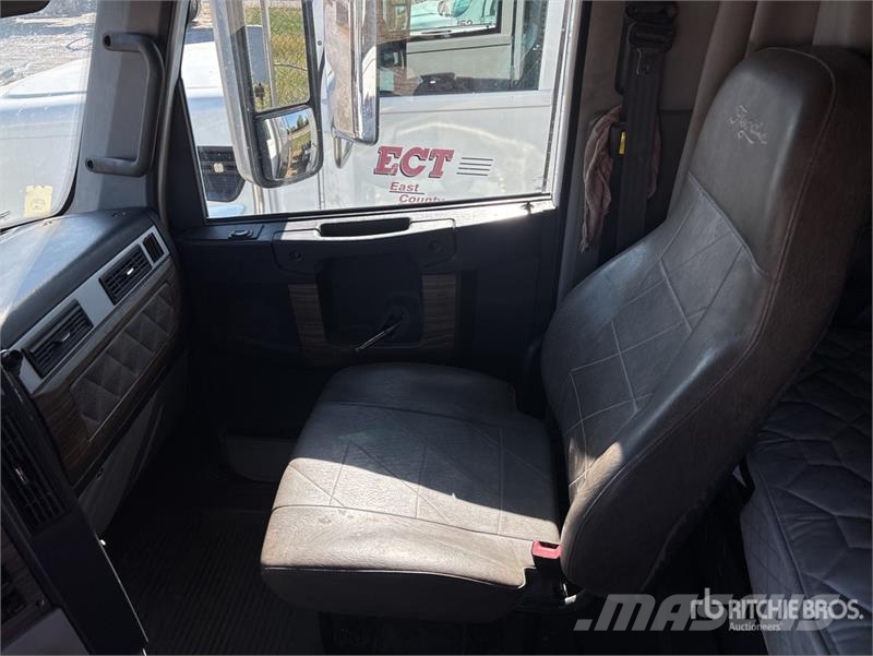 Freightliner Coronado 122SD Тягачі