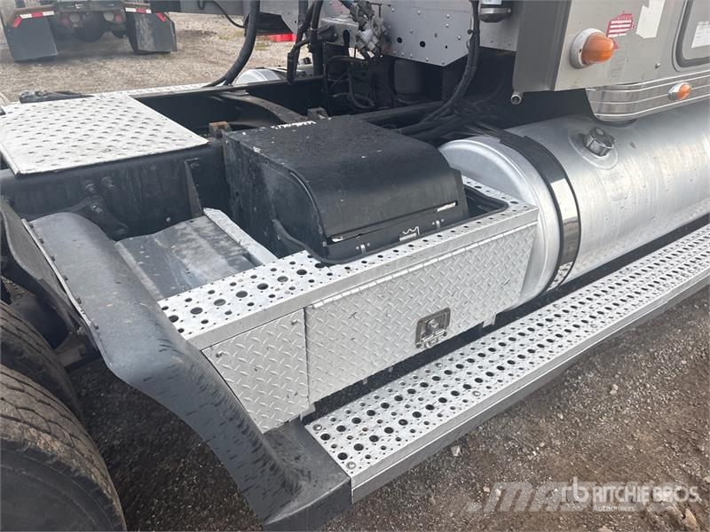 Freightliner Coronado 6x4 T/A Sleeper Truck Tractor Prime Movers