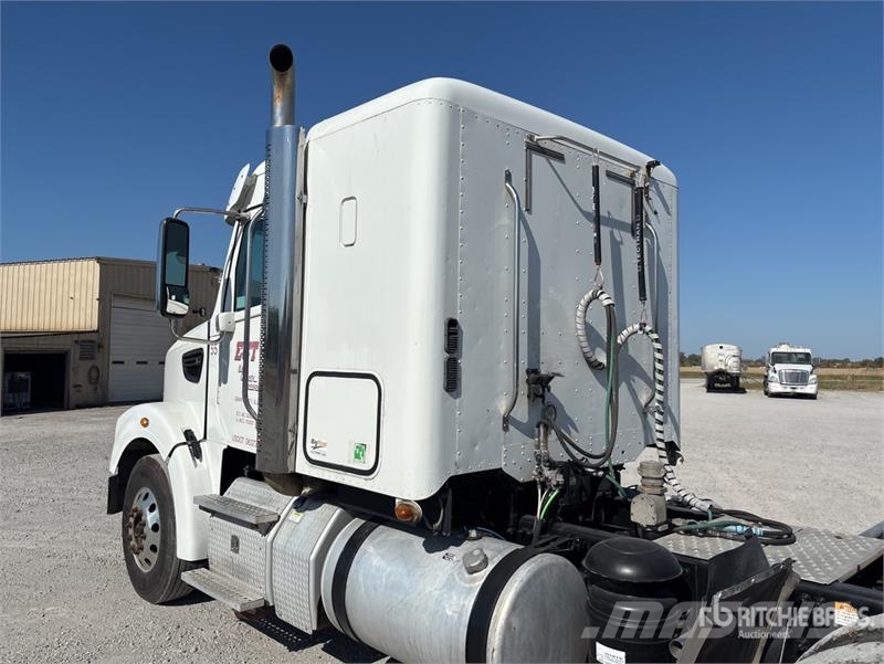 Freightliner Coronado 122SD Тягачі