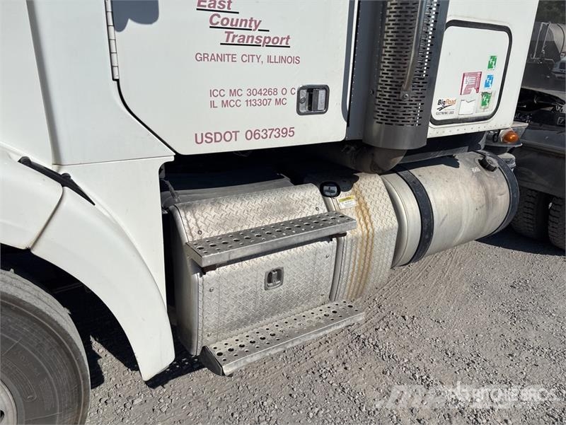Freightliner Coronado 122SD Тягачі
