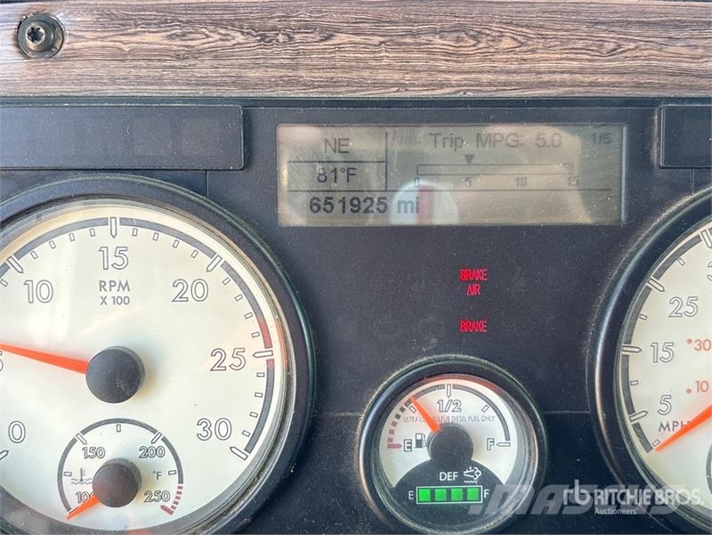 Freightliner Coronado 122SD Тягачі