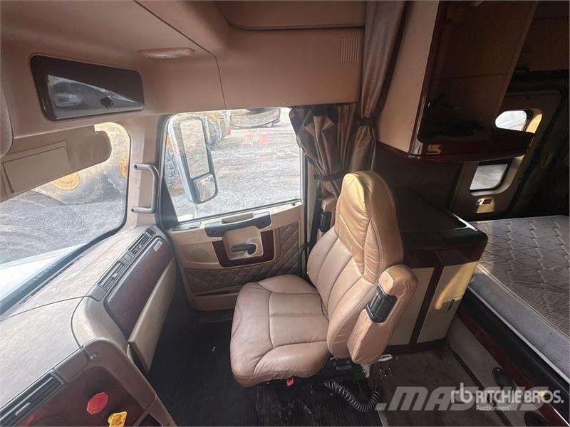 Freightliner Coronado 6x4 T/A Sleeper Truck Tractor Prime Movers