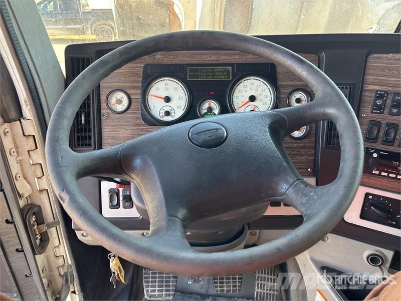 Freightliner Coronado 122SD Тягачі