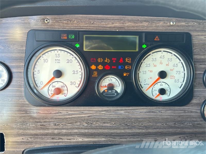 Freightliner Coronado 122SD Тягачі