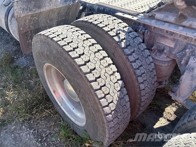 Freightliner Coronado 122SD Тягачі