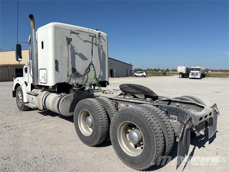 Freightliner Coronado 122SD Тягачі