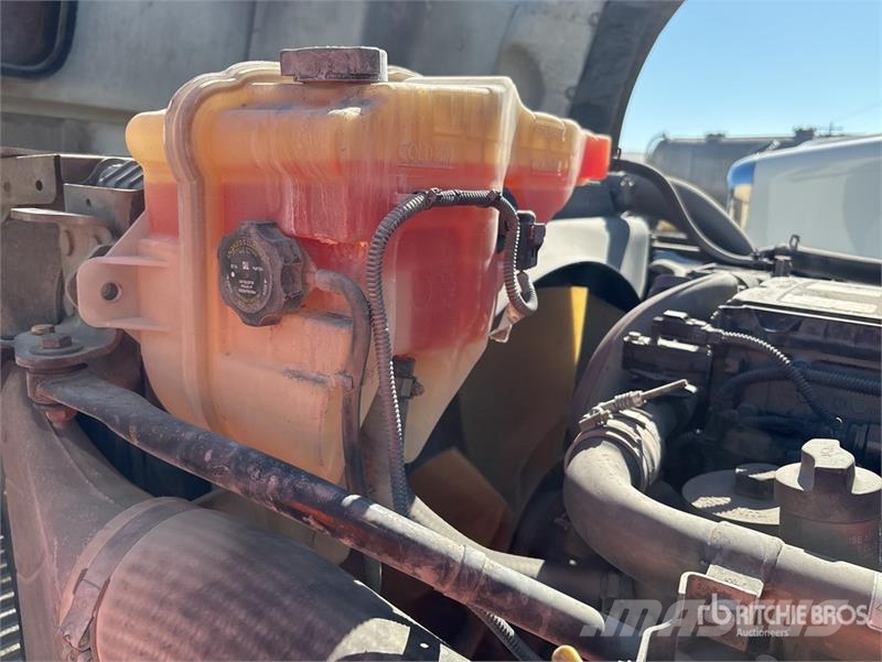 Freightliner Coronado 122SD Тягачі