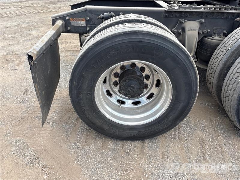 Freightliner Coronado 132 6x4 T/A Sleeper Truck Tractor (Glider Vlačilci