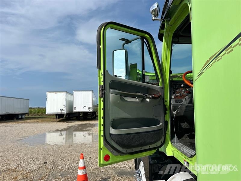 Freightliner CST120 6x4 Sleeper Car Carrier Truck Transport vehicles