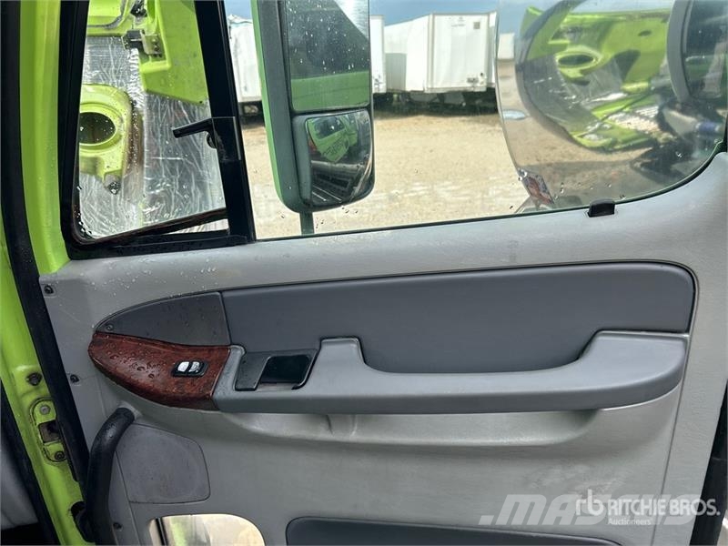Freightliner CST120 6x4 Sleeper Car Carrier Truck Transport vehicles