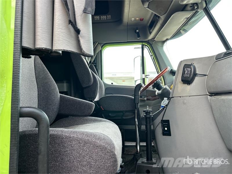 Freightliner CST120 6x4 Sleeper Car Carrier Truck Transport vehicles