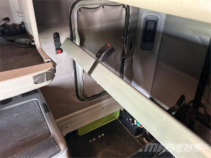 Freightliner CST120 6x4 Sleeper Car Carrier Truck Transport vehicles