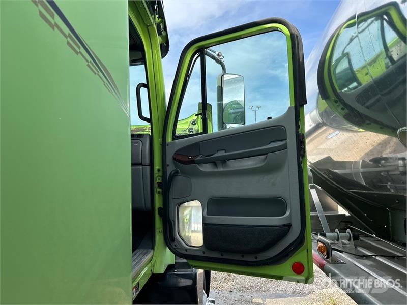 Freightliner CST120 6x4 Sleeper Car Carrier Truck Transport vehicles