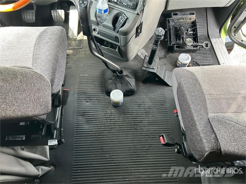 Freightliner CST120 6x4 Sleeper Car Carrier Truck Transport vehicles