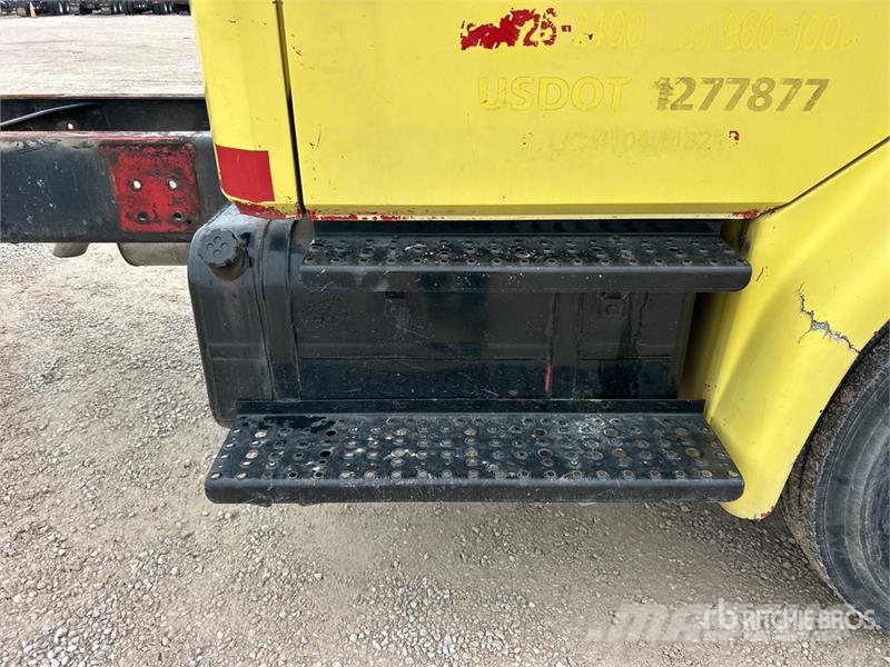 Freightliner FL70 4x2 Cab and Chassis Kabine i unutrašnjost
