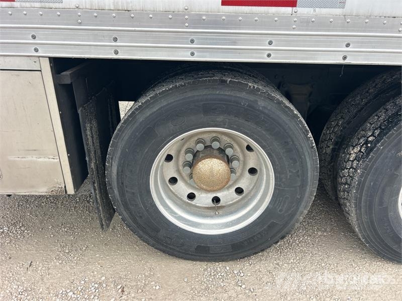 Freightliner FLB 6x4 Van Truck Фургони