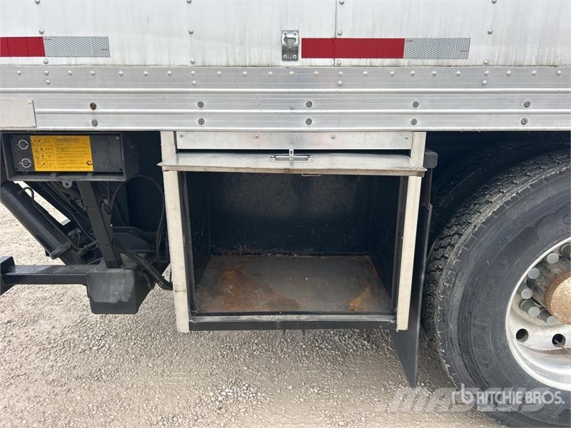 Freightliner FLB 6x4 Van Truck Фургони