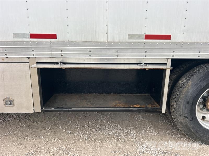 Freightliner FLB 6x4 Van Truck Фургони