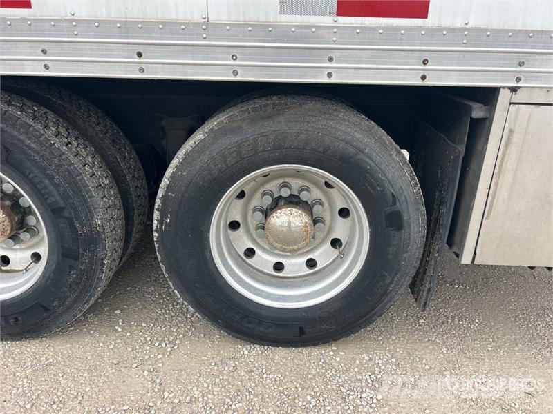 Freightliner FLB 6x4 Van Truck Фургони