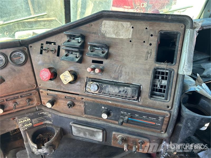 Freightliner FLD 120 트랙터 유닛
