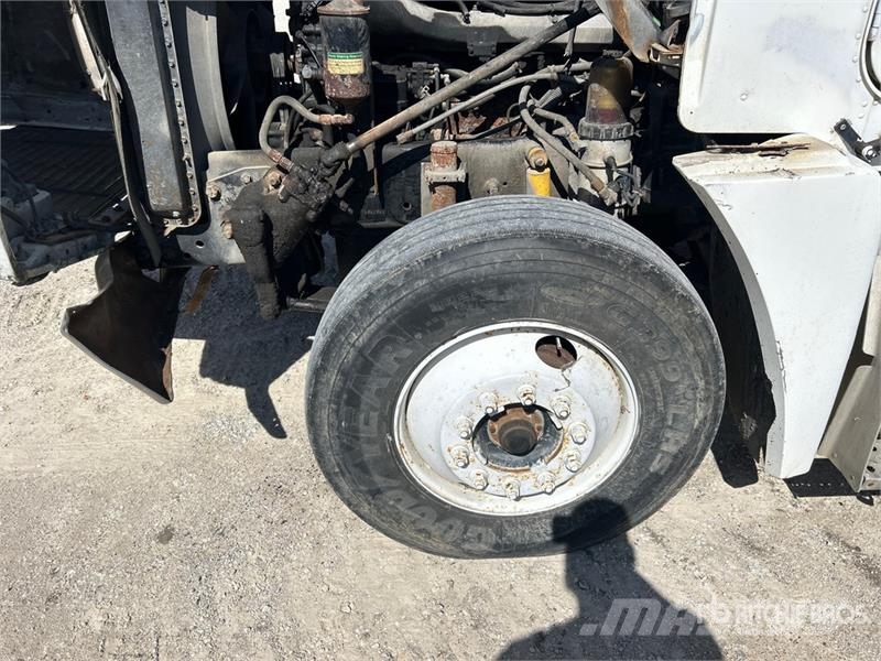 Freightliner FLD 120 트랙터 유닛