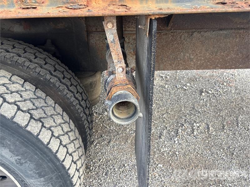 Freightliner FLD120 6x4 Flatbed Truck Kamioni sa otvorenim sandukom