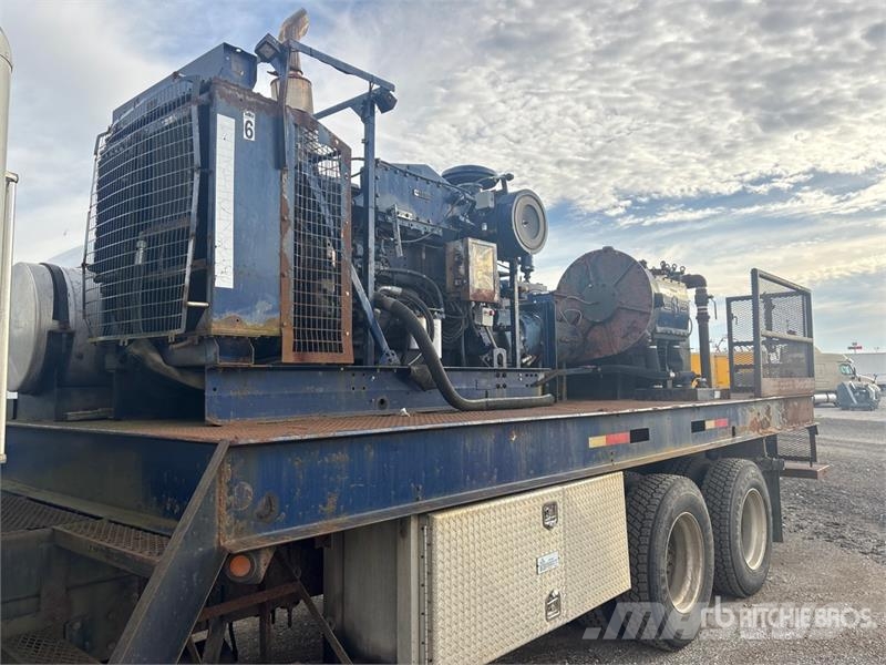 Freightliner FLD120 6x4 Flatbed Truck Kamioni sa otvorenim sandukom