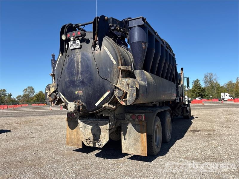 Freightliner HV-57 on  Freightliner 114SD 6x4 Vacuum Excavator  Vakuumski tovornjaki
