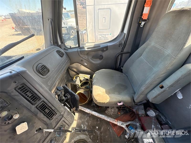 Freightliner HV-57 on  Freightliner 114SD 6x4 Vacuum Excavator  Vakuumski tovornjaki
