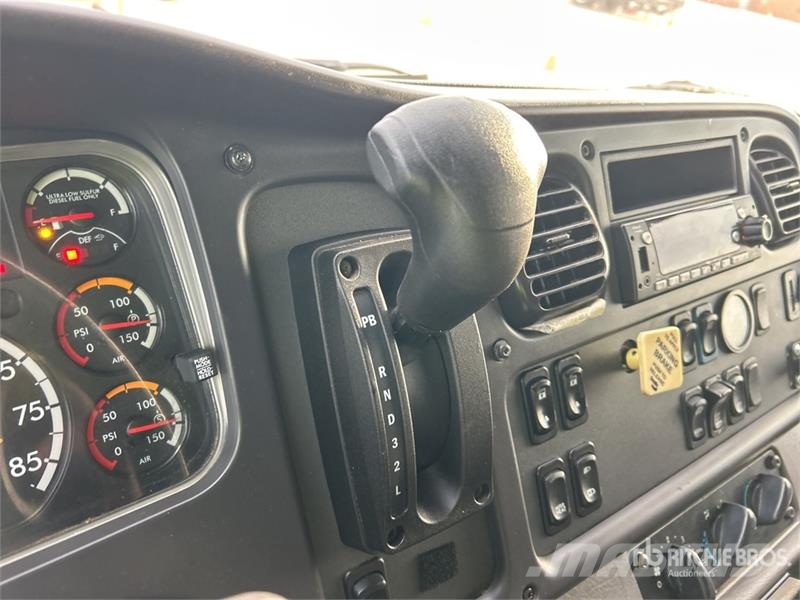 Freightliner M2 Dobozos teherautók