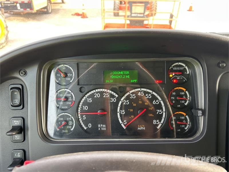 Freightliner M2 Dobozos teherautók