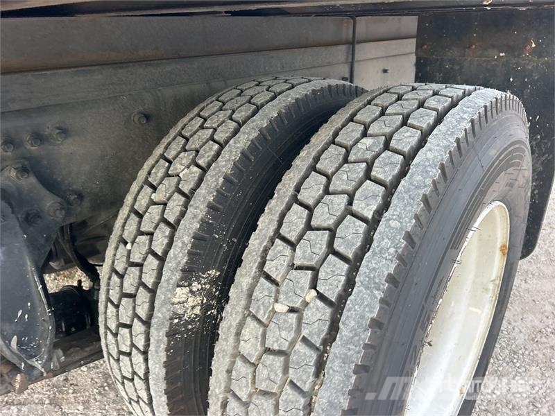 Freightliner M2 Dobozos teherautók
