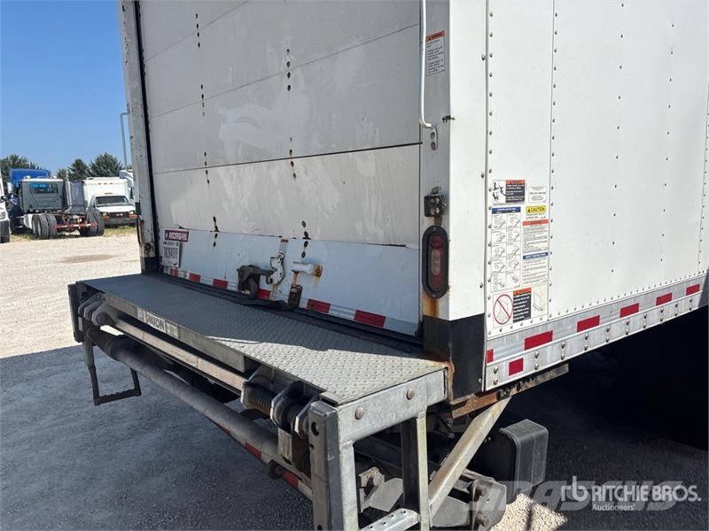 Freightliner M2 106 Camion Fourgon