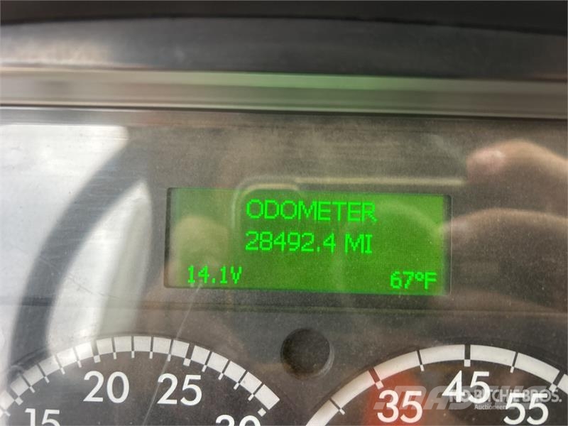Freightliner M2 106 Kehrmaschine