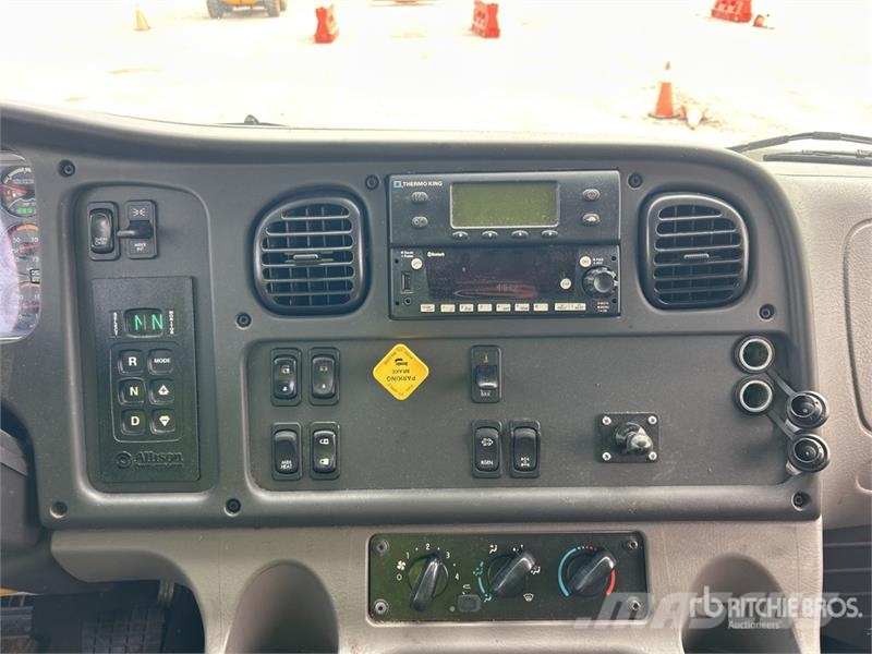 Freightliner M2 106 Kühlkoffer