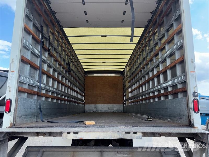 Freightliner M2 106 Box trucks