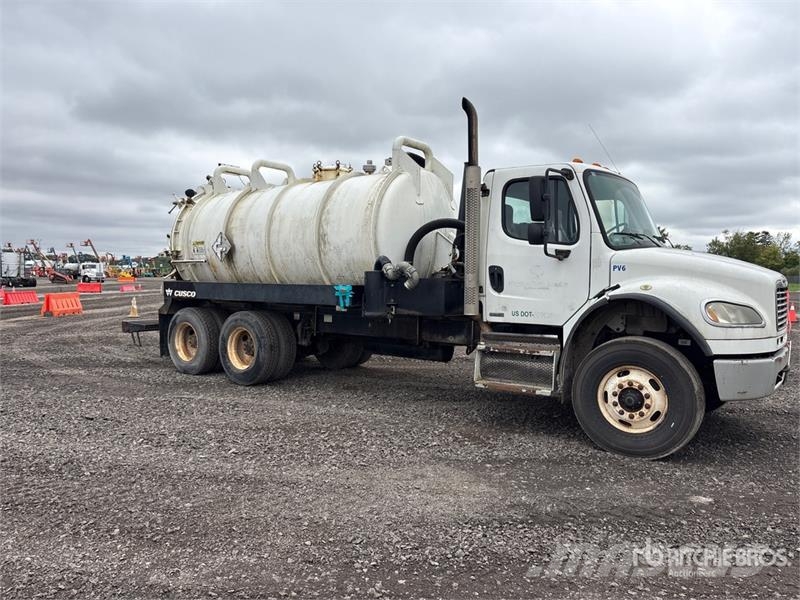 Freightliner M2 106 Slamsugere