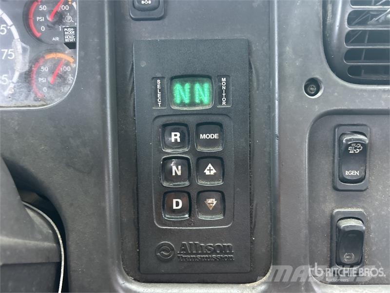 Freightliner M2 106 건설 장비 - 기타