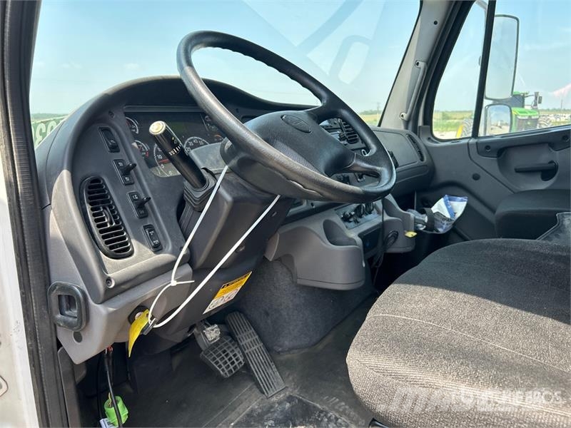 Freightliner M2 106 Рефрижератори