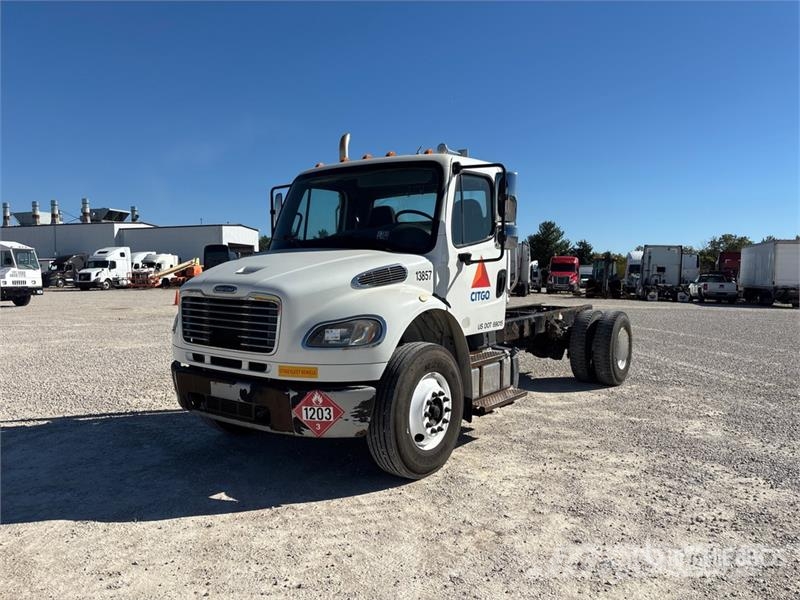 Freightliner M2 106 Trekkers