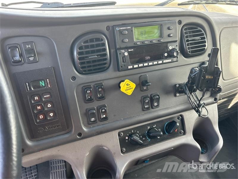 Freightliner M2 106 Kamioni hladnjače