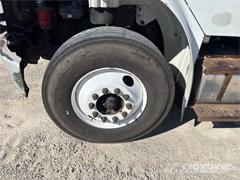 Freightliner M2 106 Trekkers
