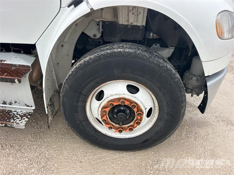 Freightliner M2 106 건설 장비 - 기타