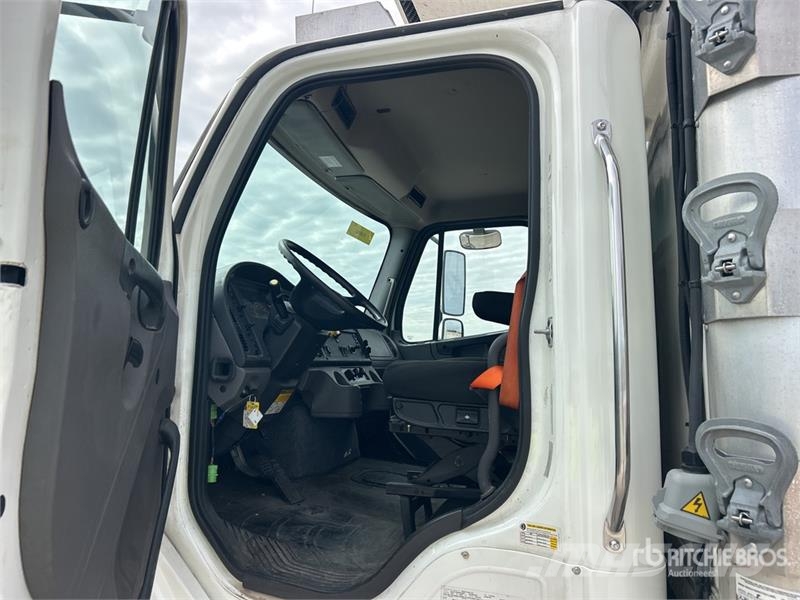 Freightliner M2 106 Kühlkoffer
