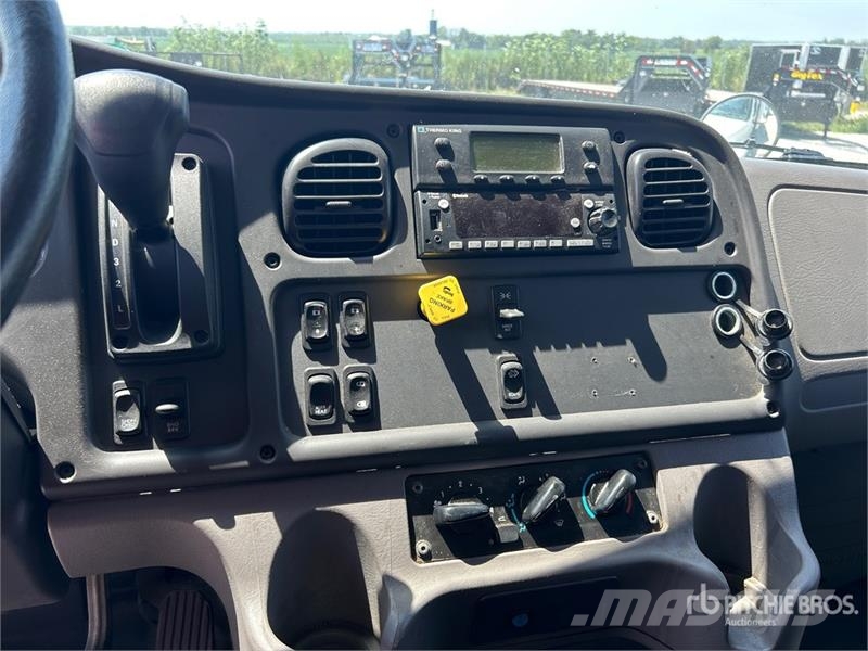 Freightliner M2 106 Рефрижератори