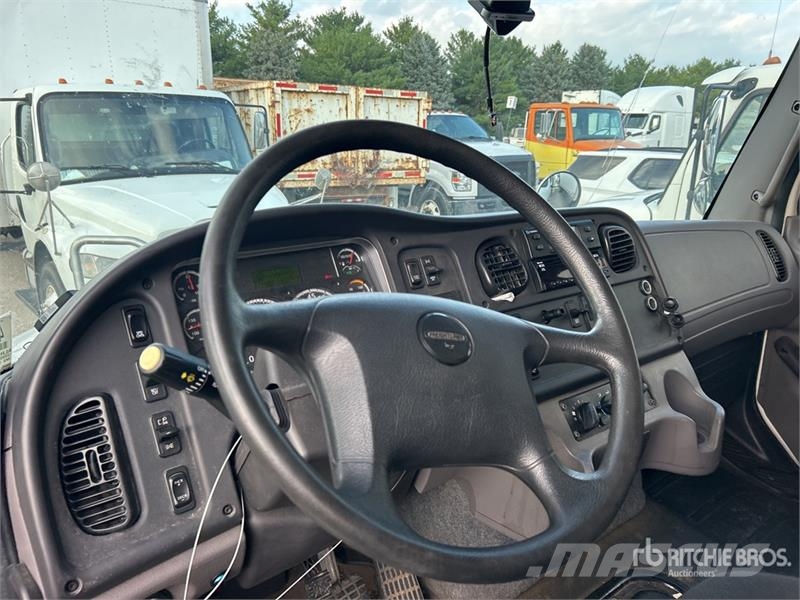 Freightliner M2 106 Kamioni hladnjače