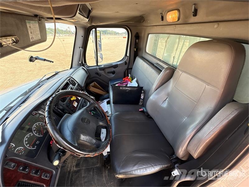 Freightliner M2 106 Каросерии