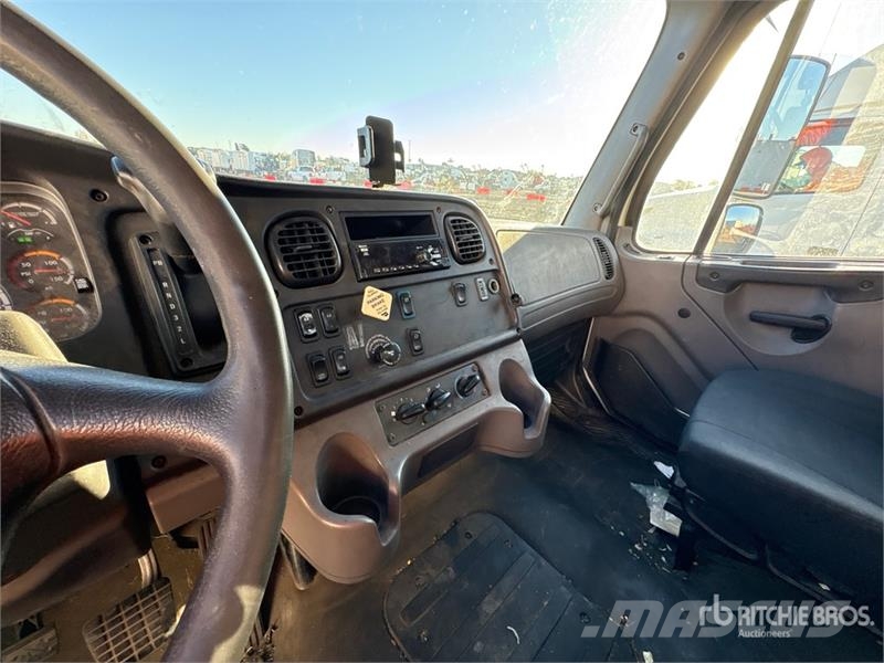 Freightliner M2 106 Camiones de reparto de bebidas