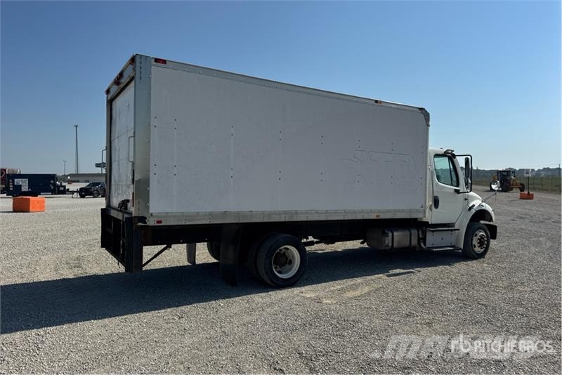 Freightliner M2 106 Camiones caja cerrada